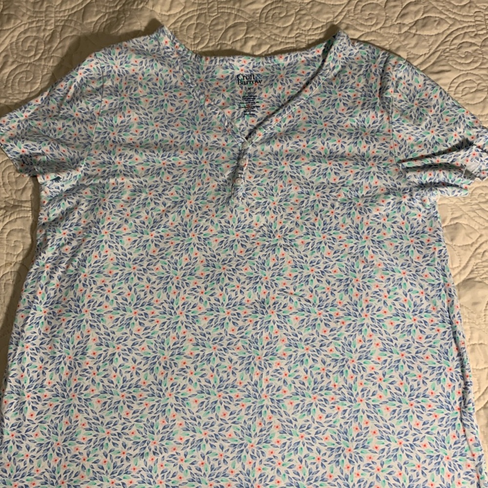 Croft & Barrow Ladies print sleep shirt Size M